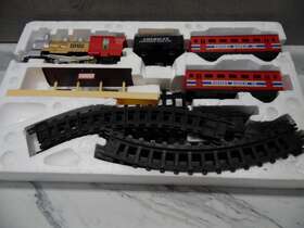 Moonbo 400020199096 Union Express 22 Pc Battery Kids Train Locomotive Track Set