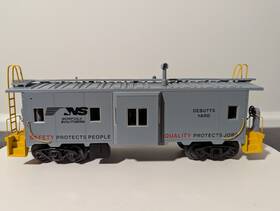 20-91668 Mth Norfolk Southern Bay Window Caboose
