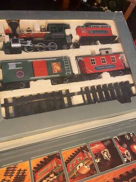 New Bright Industrial The Holiday Express Animated Train Set 875/152