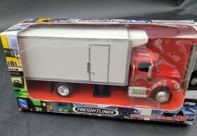 16013 New Ray 16017 1 43 Red Freightliner Business Class M2 Reefer Truck