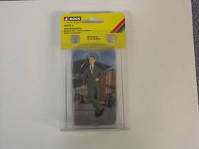 68574 Notch Business Man Figure - G Scale