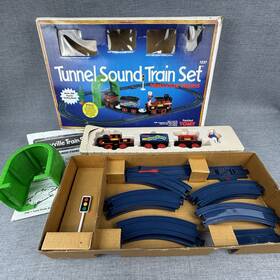 Preschool Tomy 053941013271 Vintage Tomyville Tunnel Sound Train Set