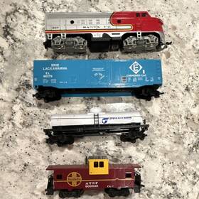 68279 Santa Fe Erie Lackawanna Coramamid And Locomotive Boxcar Tank Car Caboose Model Train Lot