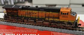 Sxt-31444 Scaletrains N Bnsf H3 Et44c4 Ge Tier 4 Gevo Rd# 3835 Dcc And Pre-owned
