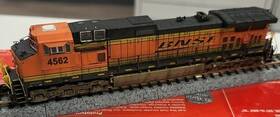 Sxt-31872 Scaletrains N Bnsf H3 Ge C44-9w Rd# 4562 Dcc And Weathered Pre-owned
