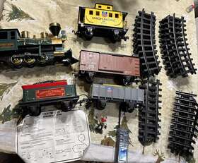 3691 Scientific Toys Ltd. Union Pacific Train Engine Coal Tender 5 Cars With Remote