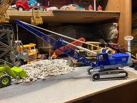Siku 006874035144 Lattice Boom Crawler Crane With Clam Bucket 1 55 Scale Box
