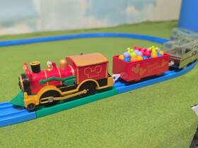 Takara Tomy 904810199885 Plarail Mickey Mouse Tank Engine Train Disney Japan Dream Balloon