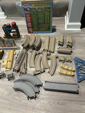 64059 Thomas & Friends And Trackmaster Train Set Lot With Tracks Engines Cars Buildings