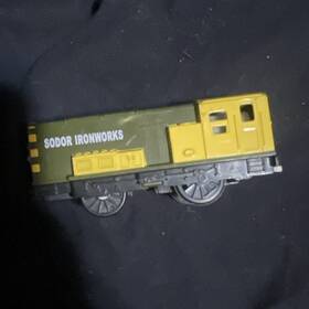 Thomas & Friends Per0003 And Sodor Ironworks Diesel Locomotive N Scale Battery