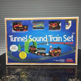 1327 Tomy 1993 Vintage Tomyville Trains Tunnel Sound Train Set Cib