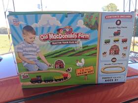 423174 Train Enthusiast Vendors Old Macdonalds Farm Tractor Play Set