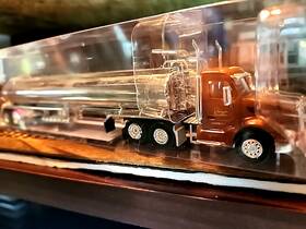 400681 Truck N Stuff #400681 Rtr Trucks Nft Ho 1/87 Willams Peterbilt Tractor 579 &tanker Trailer