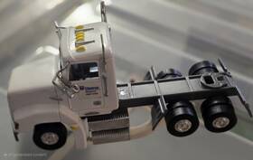 Sp089 Trucks N Stuff Ho Nft Chevron Oil Peterbilt 389 Tractor With Gas Tanker Trailer Truck