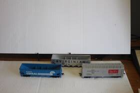 433165 Tyco 4226 3 Plastic Miniature Cars 2610 Vg Condition Ho Gauge F69