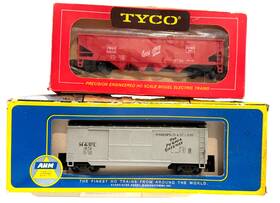T344b Tyco / Ahm 249 Cb&q Burlington Hopper M&stl Peoria Gateway Ho Scale Car Pair Ob Nos