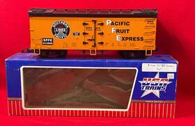 R116047 Usa Trains R16047 G Scale Southern Pacific 40ft Woodside Pfe Reefer