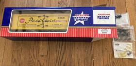 R16093 Usa Trains G Scale Peerless Beer Refrigerator Car Yellow/brown