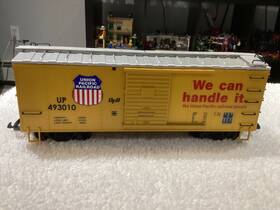R19151a Usa Trains G Scale Union Pacific #493010 Boxcar - Yellow/silver