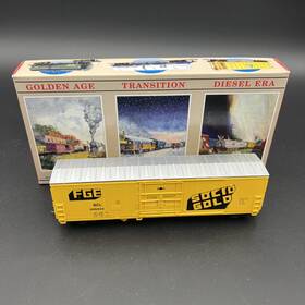 932-4751 Walthers Ho Kit #932-4751 Yellow 50ft Fge Insulated Box Car Fge#995934 Solid Gold