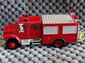949-11893 Walthers Scenemaster Ho International 4900 First Response Fire Truck