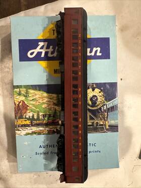 932-10118 Walthers Heavyweights-ho Norfolk And Western Window Coach Metal Wheels