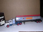 Herpa #950209 Kenworth Sleeper Cab W/40' Tank Trailor "union 76" H.O.1/87. Fixed Price $24.99.