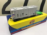 Athearn Scale Louisville & Nashville Ps Bay Covered Hopper Rd #201539 Rtr. Fixed Price $39.95.