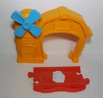 Fisher Price My First Thomas Railway Pals Interactive S2A Track & Mccoll Farm. Fixed Price $12.98.