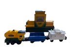Lionel Crayola Imagination Express Imagineering Nonpowered Train Playset 2015. Fixed Price $30.00.