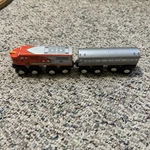 Maxim Enterprise Lionel Heritage Series Wooden Santa Fe Locomotive Train 2006. Fixed Price $19.99.