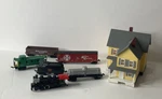 Maisto Die Cast On Track Train Car Engine Set Model Grandma Mose House Lot. Fixed Price $67.41.