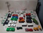 Vtg Ho & Smaller Train Layout Board Cars Construction Signs Toyo Bachmann Lot. Fixed Price $12.95.