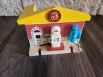 Thomas & Friends Wooden Sodor Service Station Fuel Air 2002 Gullane. Fixed Price $35.00.