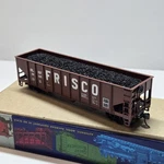 *fully Assembled* Roundhouse Ho-scale 40' 3-BAY Rib Hopper 'frisco' 3225. Fixed Price $7.00.