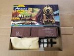Ho Athearn 50' Auto Boxcar Pere Marquette Pm 72142 5042. Fixed Price $12.00.