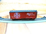 Bachmann Scale 40' Shock Control Santa Fe Atsf 16927 Sliding Door Box Car. Fixed Price $12.75.