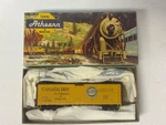 Athearn Ho Scale Canada Dry 40 Scribed Reefer W/kadees Weighted. Fixed Price $15.99.