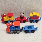 Vintage 1992 Fisher Price Geo Trax Flip Track Train Engine #2 Cars & Caboose. Fixed Price $19.90.