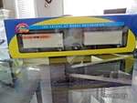 Athearn Ho Scale New In Box Yellow Piggyback Cvars 28FT Trailers And Dolly 91043. Fixed Price $22.99.